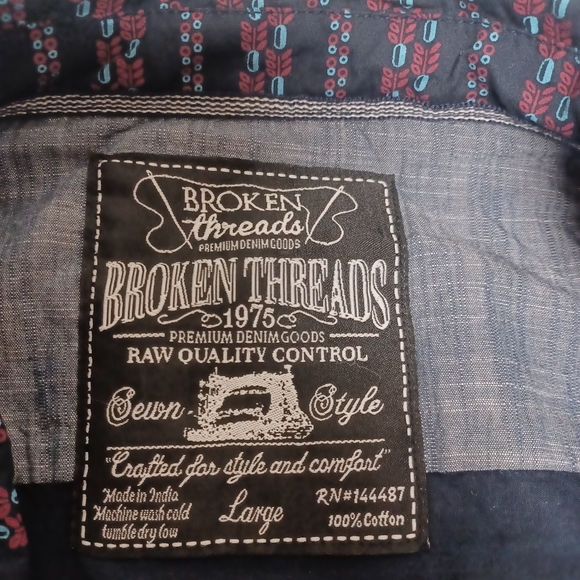 Broken Threads button down large - Picture 2 of 2
